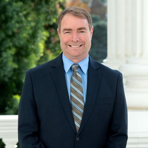 Headshot of Damon Connolly