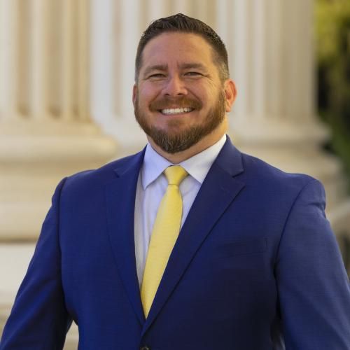 Headshot of Juan Alanis